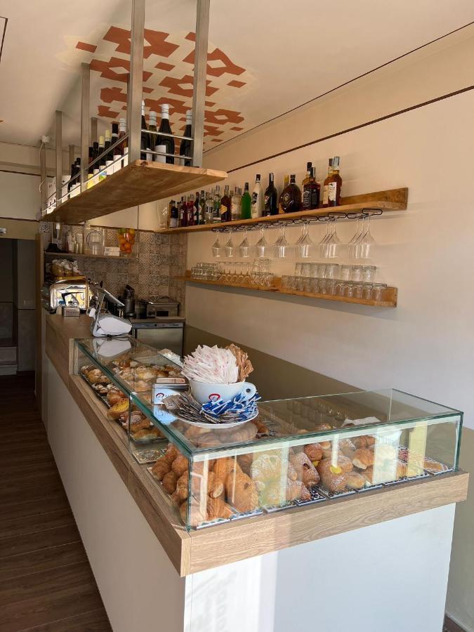 Piazza Del Mercato LʼAquila Екстериор снимка