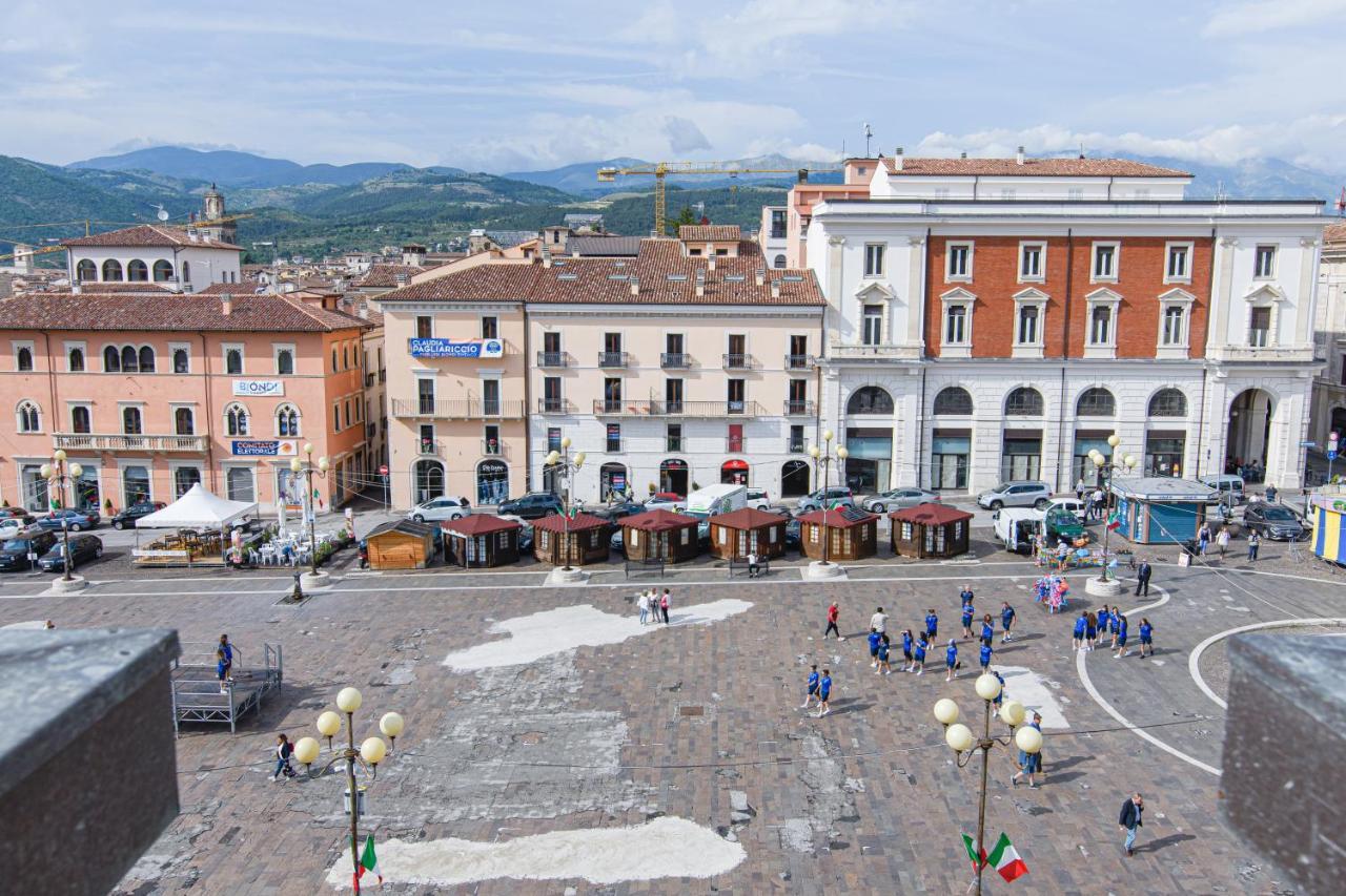 Piazza Del Mercato LʼAquila Екстериор снимка